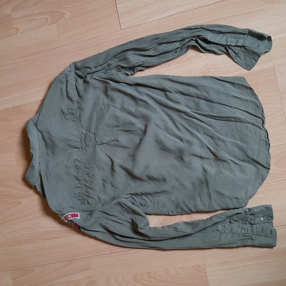 American Eagle sage green shirt - Picture 5 of 5